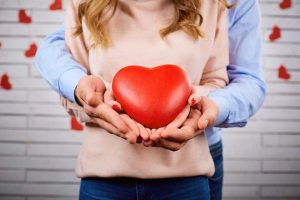 恋愛霊視｜あの人と恋人になるために乗り越えるべき壁、2人の交際