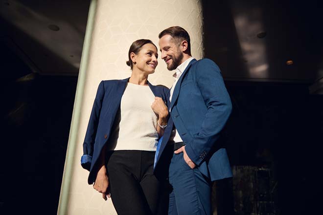 恋愛占い｜意味ありげなあの人の視線…気がある？勘違い？恋本心