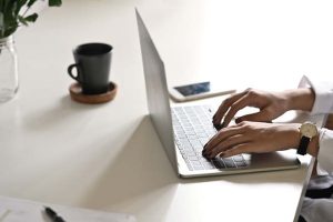 転職霊視｜あなたが見極めるべき条件・タイミング・転職後の変化