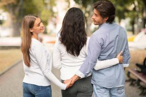 片思い占い｜友達の彼氏が好き…交際の可能性はある？相手の本音