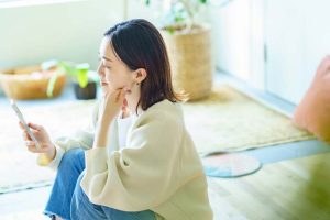 恋占い｜接点はSNSのみのあの人…今後2人の仲深まる？心境・進展