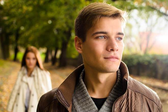 恋に積極的でないのはなぜ？【現状のあの人占い】事情・理想の恋