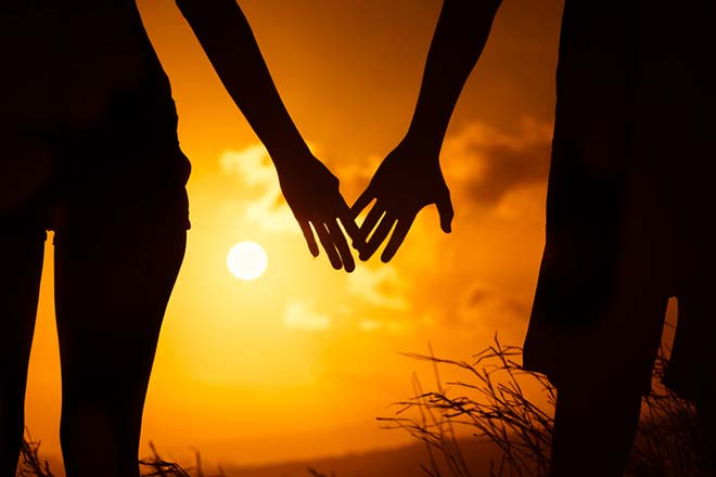 今後2人の関係に訪れる衝撃展開は?【恋の行方占い】あの人の本心